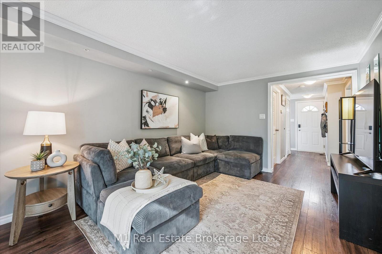 41 - 120 Country Club Drive, Guelph, Ontario  N1E 3K7 - Photo 8 - X12477659