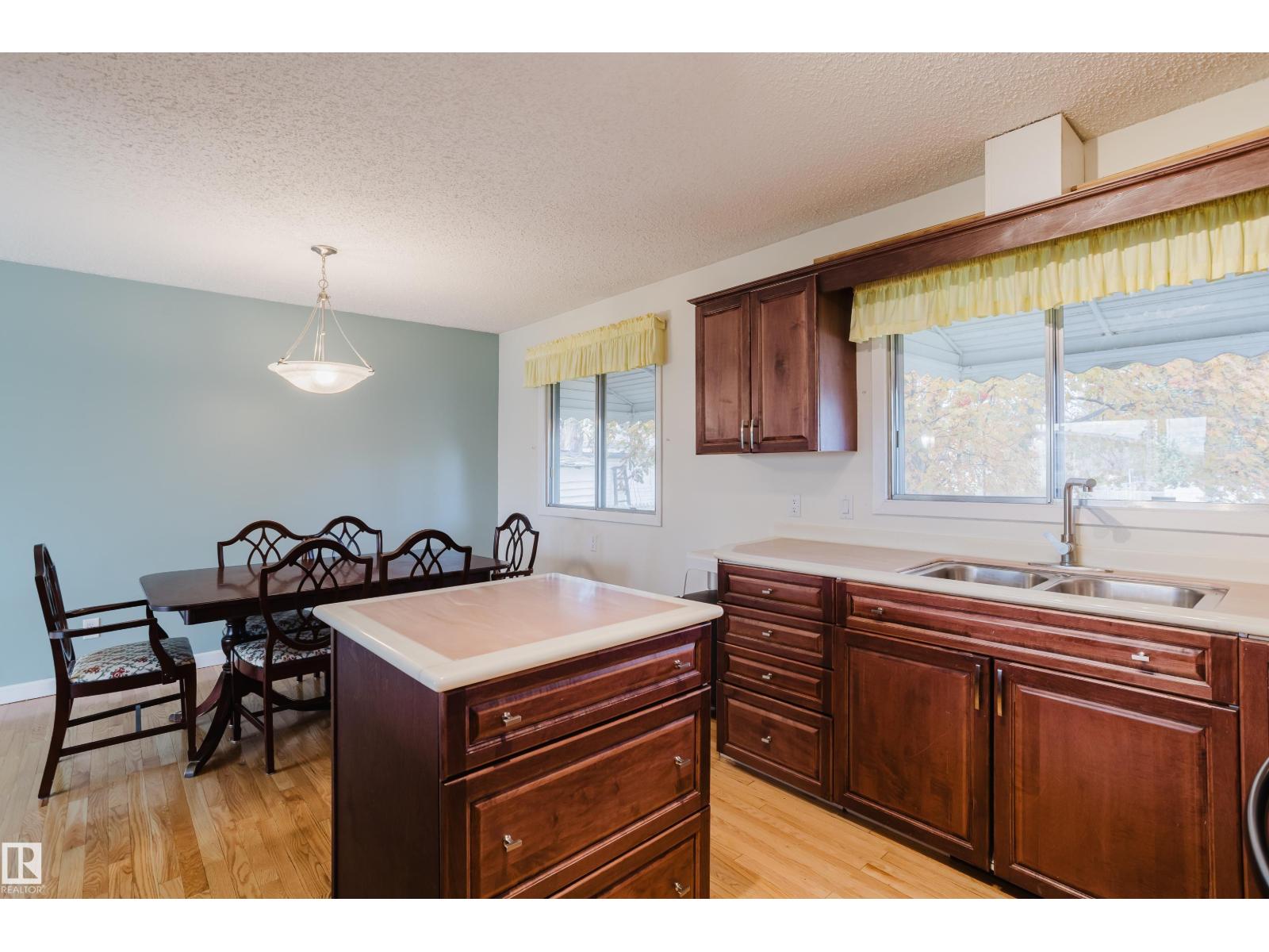 4406 44 St, Stony Plain, Alberta  T7Z 1J3 - Photo 5 - E4463165