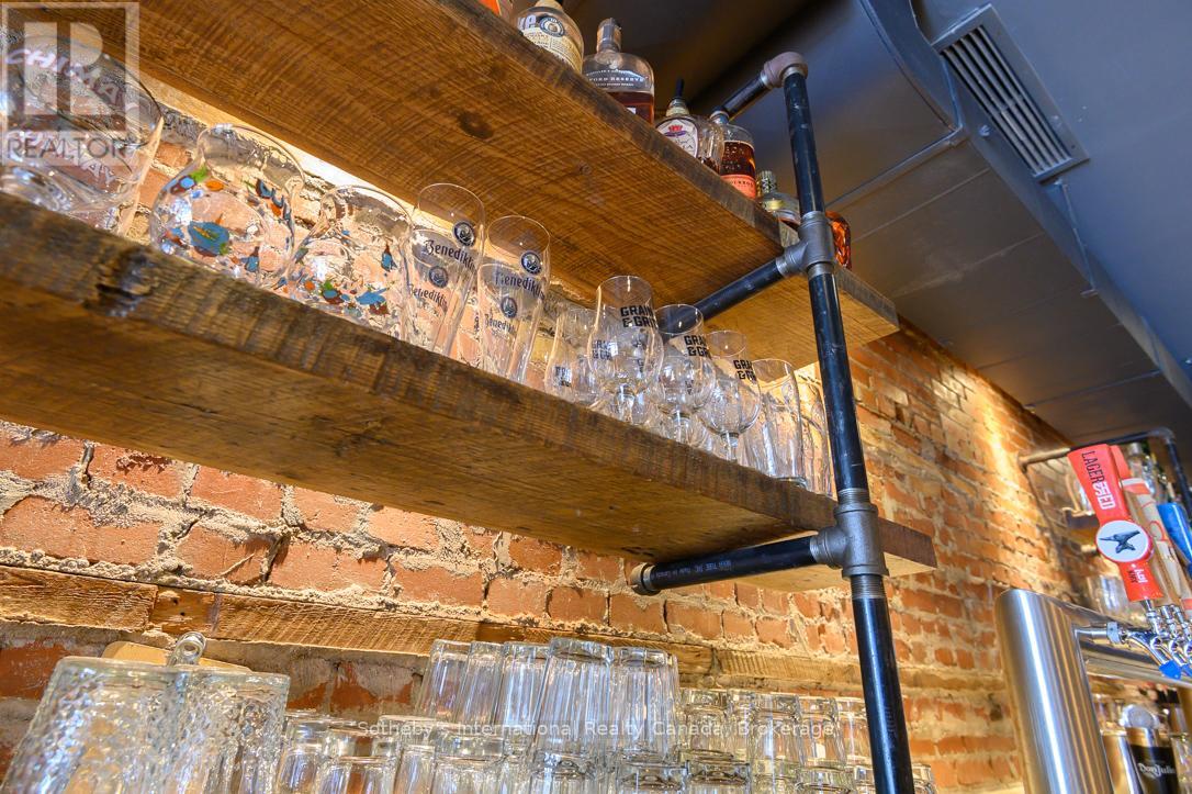 207 Ottawa Street N, Hamilton, Ontario  L8H 3Z4 - Photo 9 - X12477674