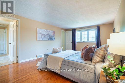 26 Crestcombe Road, St. Catharines, Ontario  L2S 2J4 - Photo 10 - X12477667