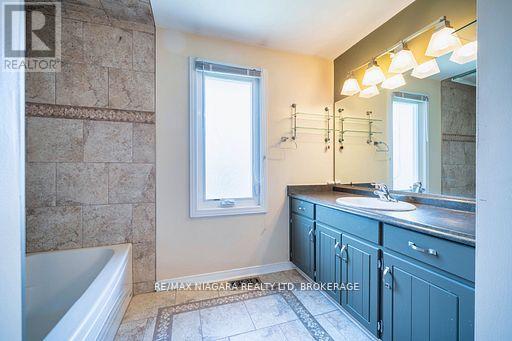 26 Crestcombe Road, St. Catharines, Ontario  L2S 2J4 - Photo 11 - X12477667