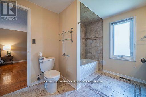 26 Crestcombe Road, St. Catharines, Ontario  L2S 2J4 - Photo 15 - X12477667