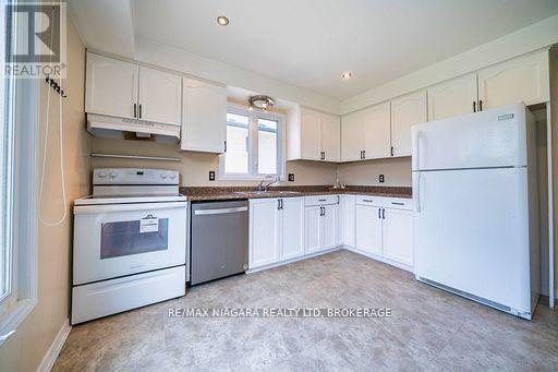 26 Crestcombe Road, St. Catharines, Ontario  L2S 2J4 - Photo 7 - X12477667