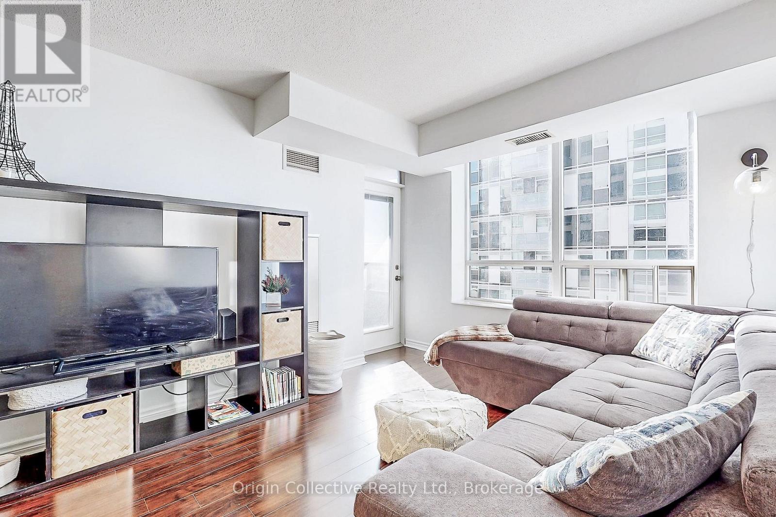1916 - 5233 DUNDAS STREET W, Toronto, Ontario