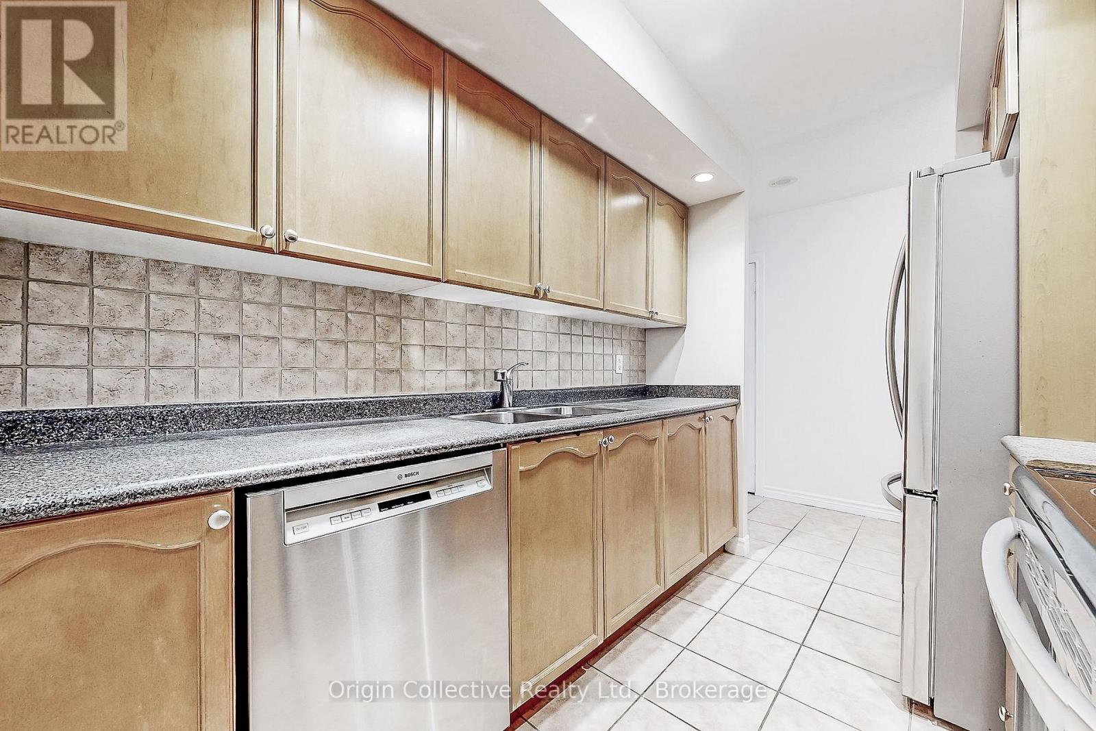 1916 - 5233 Dundas Street W, Toronto, Ontario  M9B 6M1 - Photo 10 - W12477633