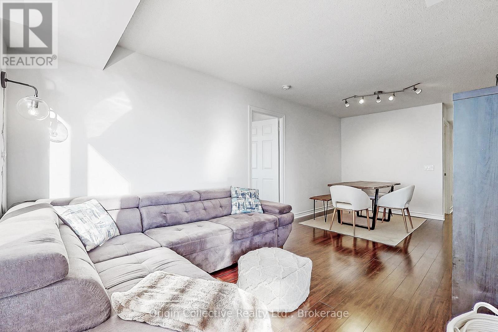 1916 - 5233 Dundas Street W, Toronto, Ontario  M9B 6M1 - Photo 4 - W12477633
