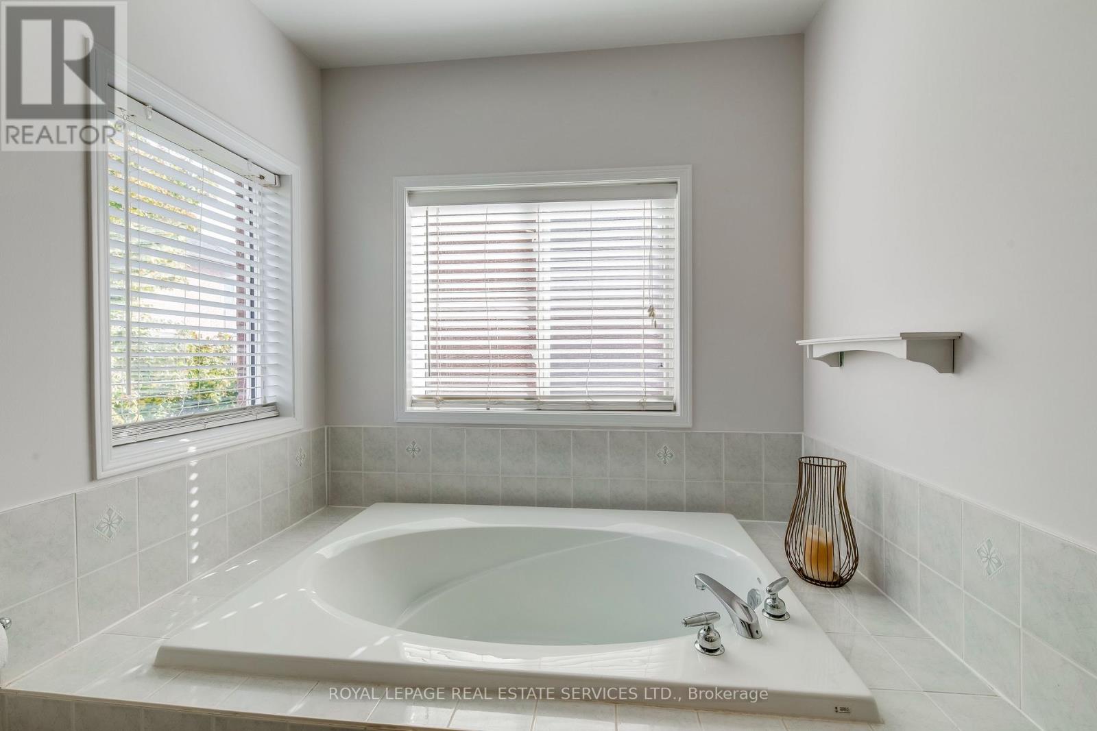2151 Orchard Road, Burlington, Ontario  L7L 7K6 - Photo 31 - W12477634