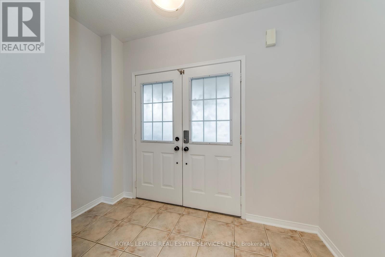 2151 Orchard Road, Burlington, Ontario  L7L 7K6 - Photo 7 - W12477634