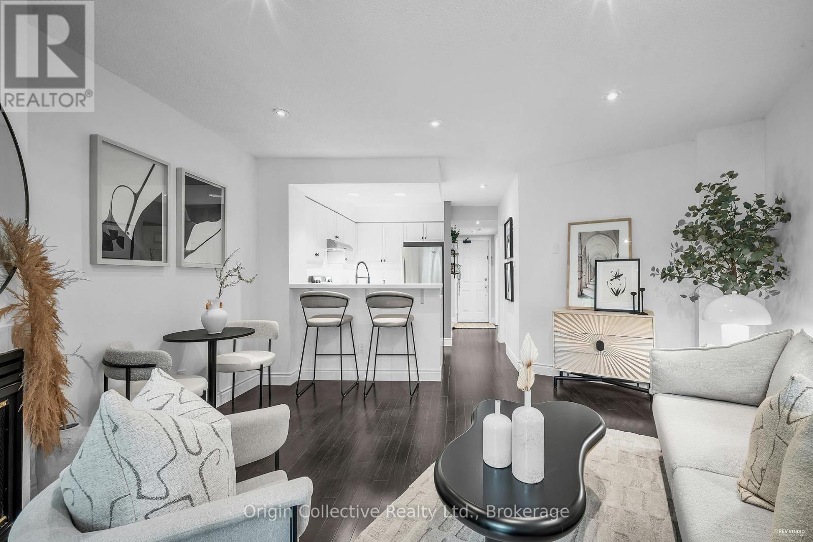 TH17 - 166B NIAGARA STREET, Toronto, Ontario