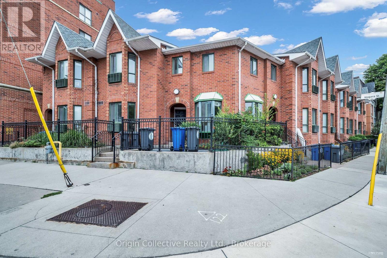 Th17 - 166b Niagara Street, Toronto, Ontario  M5V 1C8 - Photo 34 - C12477646