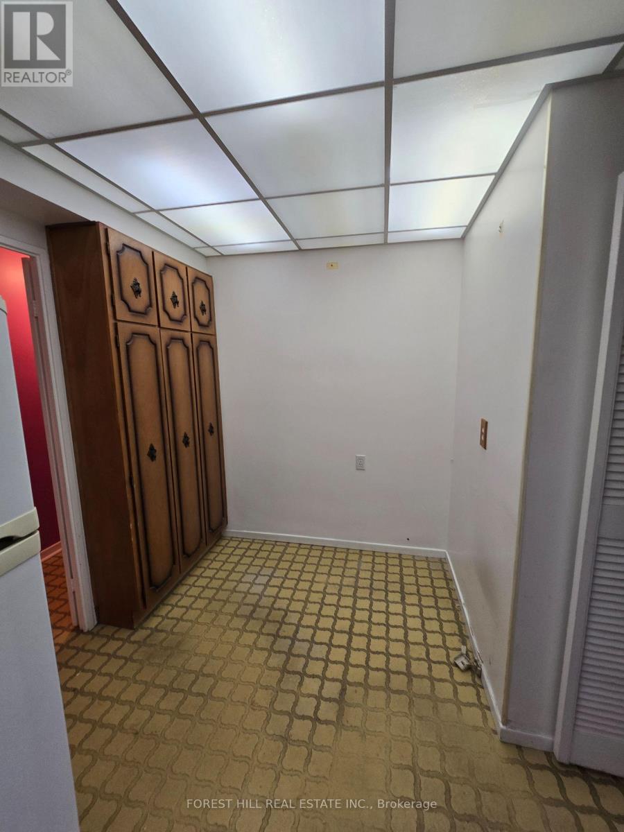 1109 - 130 Neptune Drive, Toronto, Ontario  M6A 1X5 - Photo 3 - C12477662