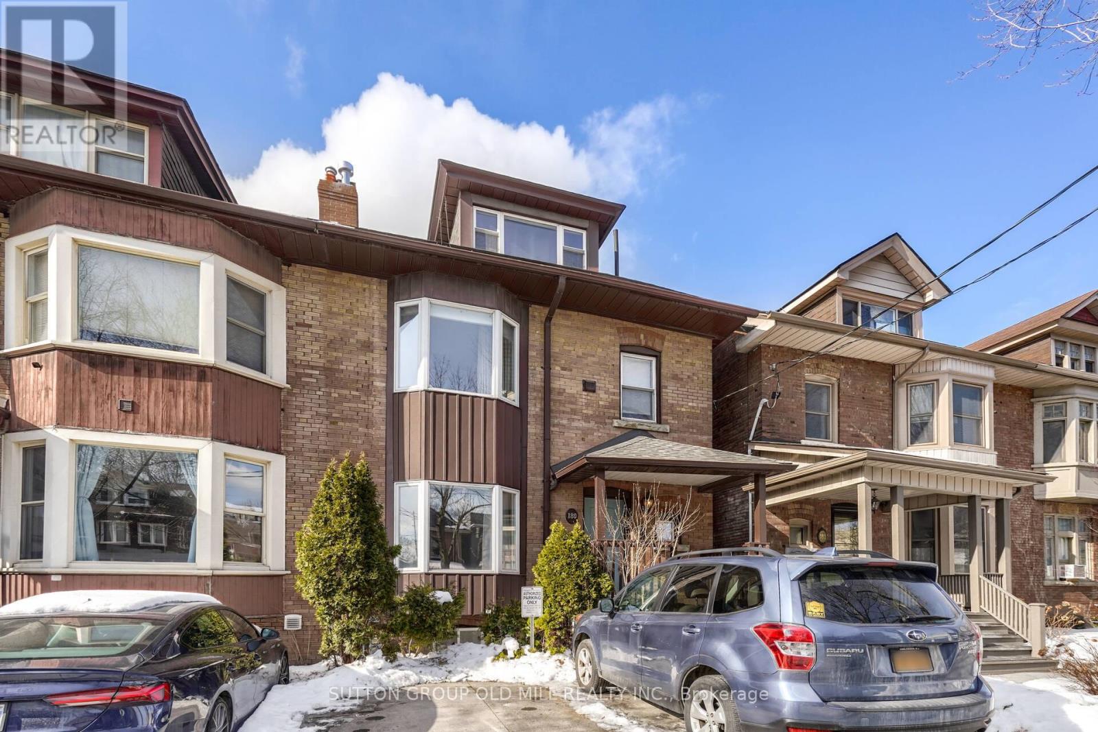 1 - 180 MADISON AVENUE, Toronto, Ontario