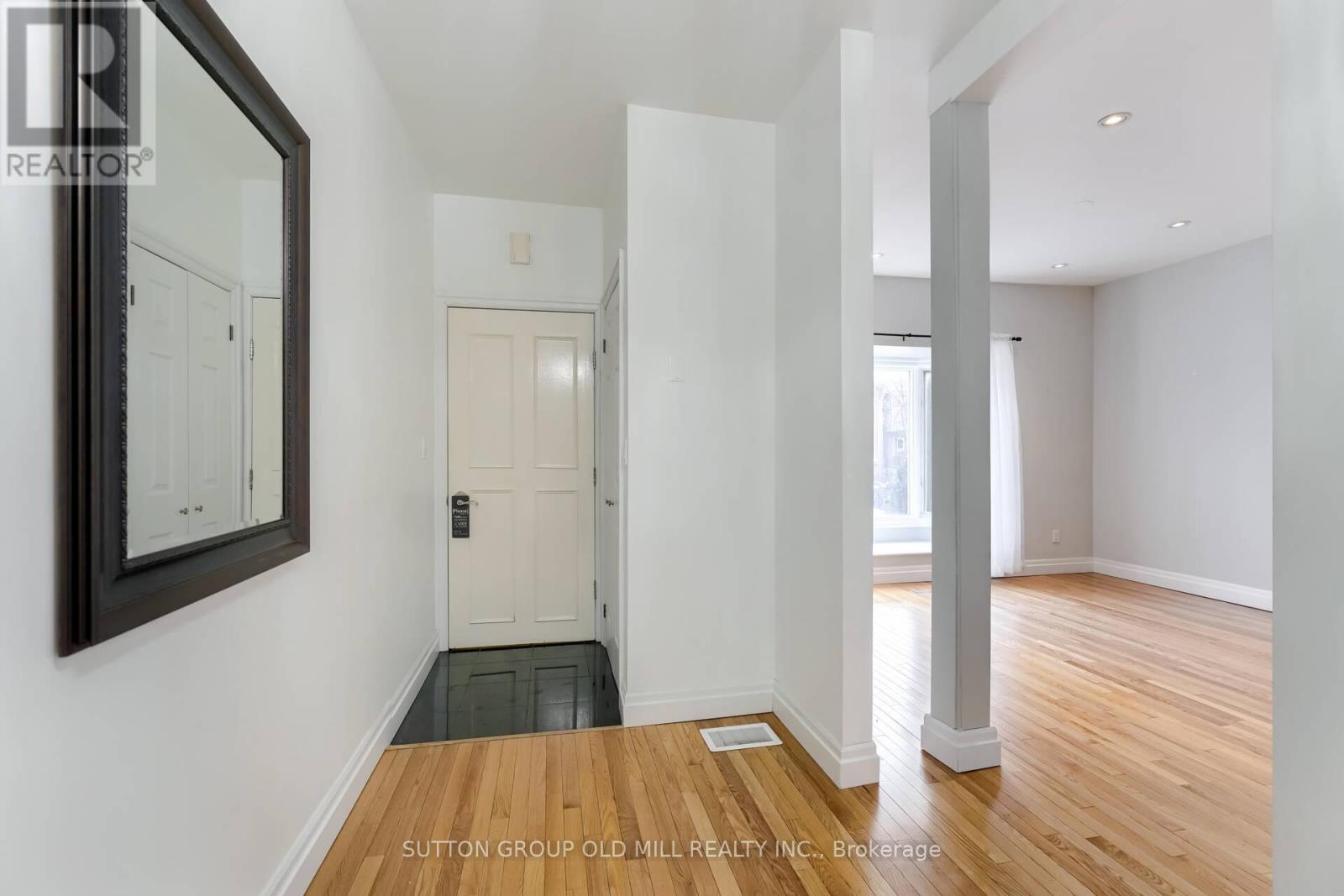 1 - 180 Madison Avenue, Toronto, Ontario  M5R 2S5 - Photo 5 - C12477665