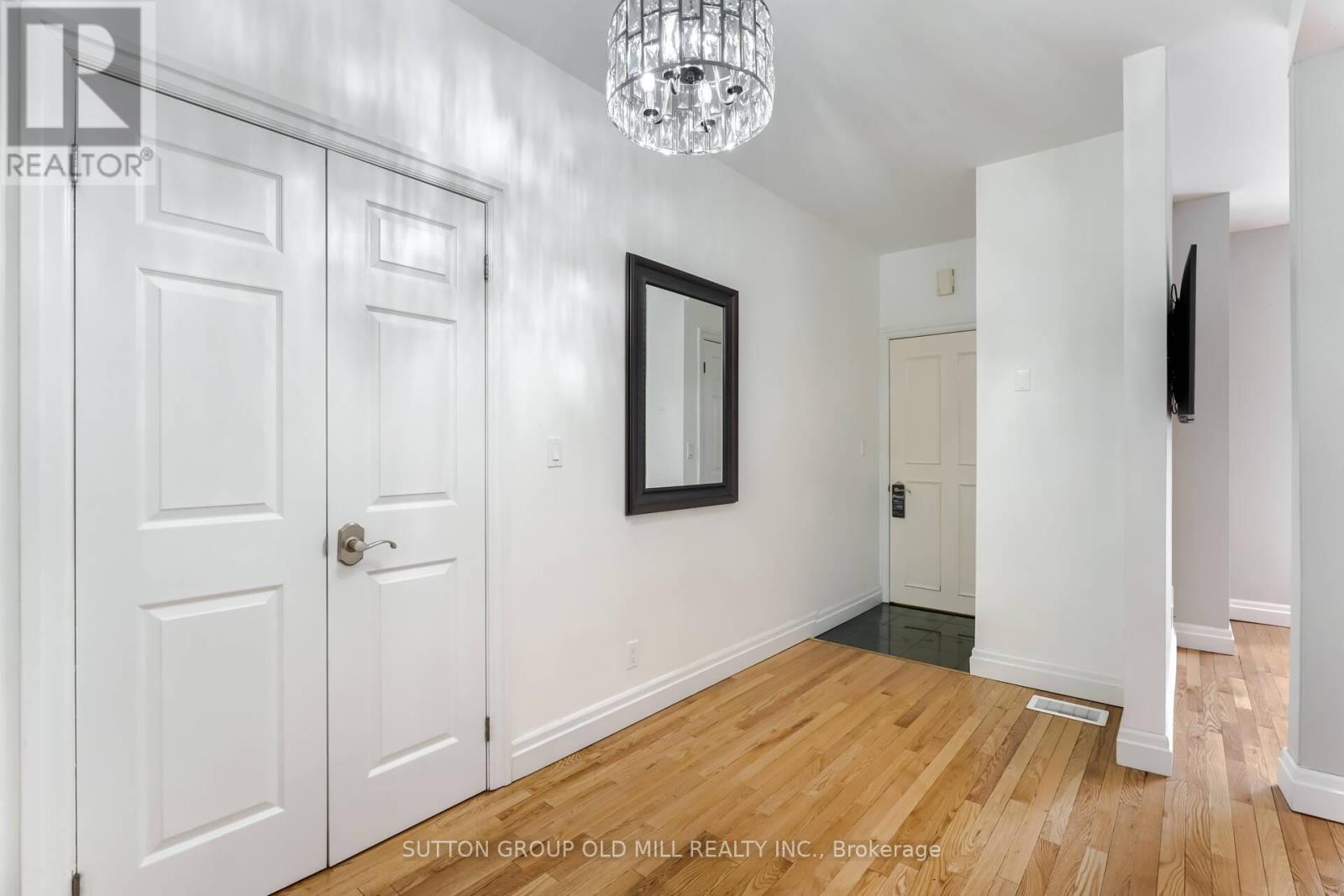 1 - 180 Madison Avenue, Toronto, Ontario  M5R 2S5 - Photo 9 - C12477665