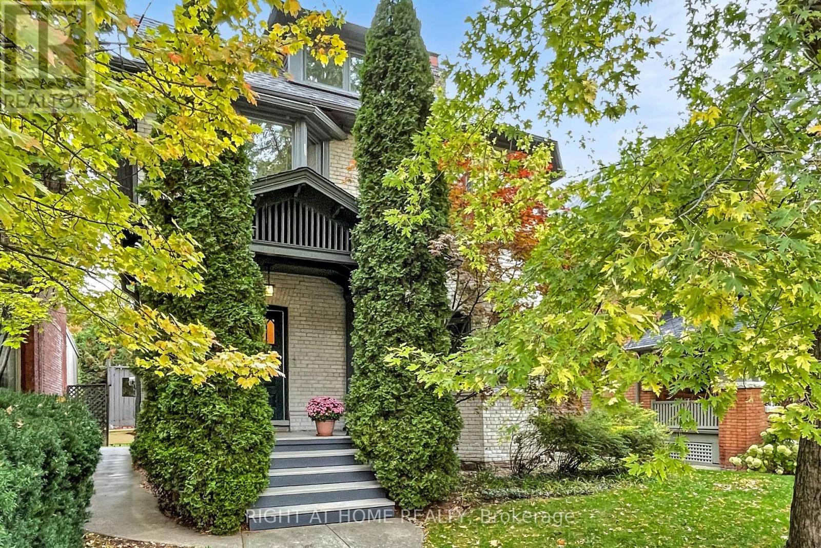 20 MCMASTER AVENUE, Toronto, Ontario
