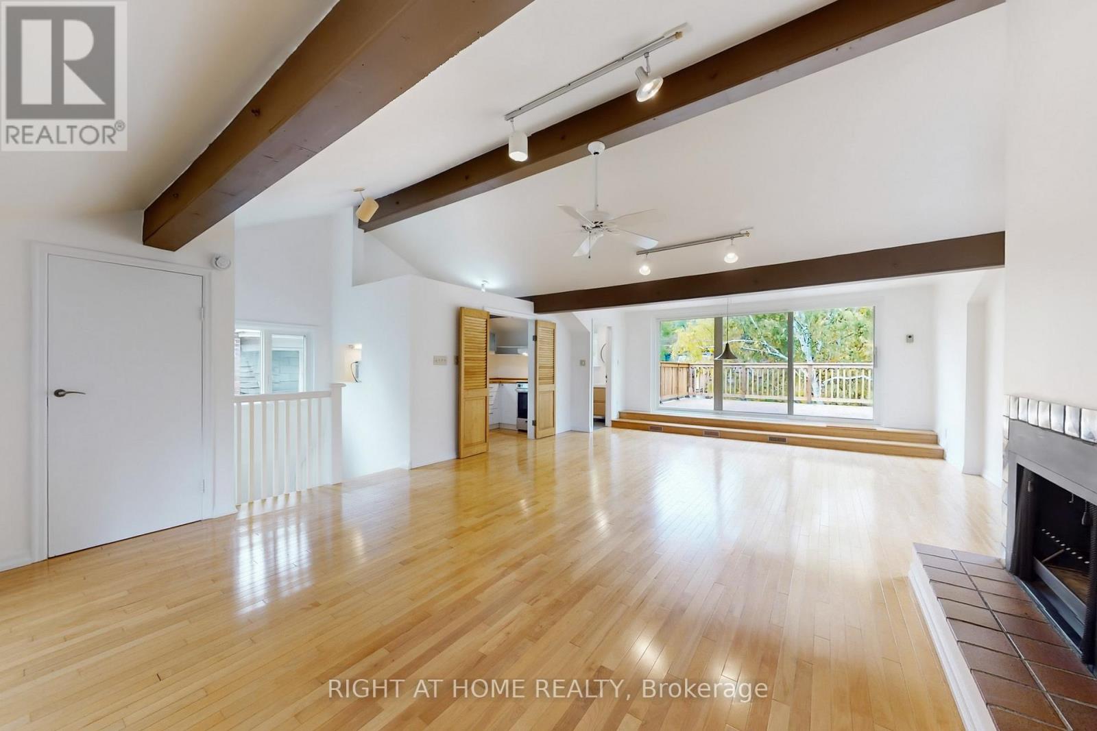 20 Mcmaster Avenue, Toronto, Ontario  M3B 0A7 - Photo 2 - C12477670