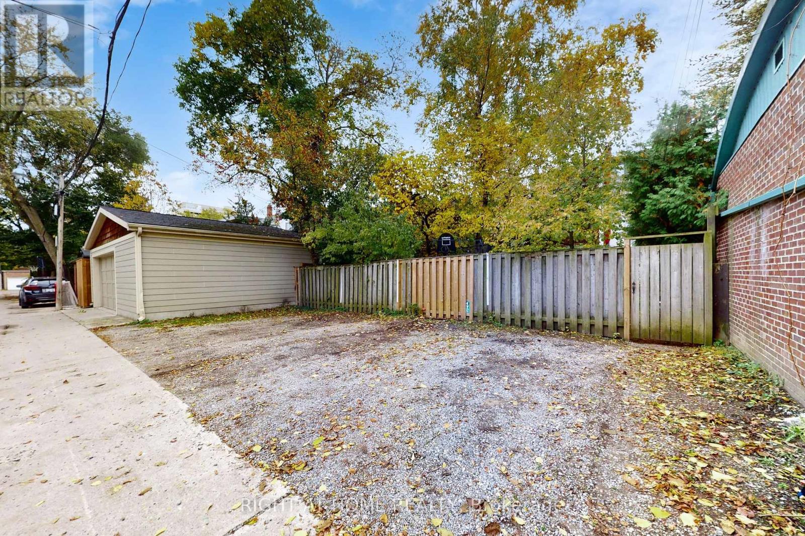20 Mcmaster Avenue, Toronto, Ontario  M3B 0A7 - Photo 45 - C12477670