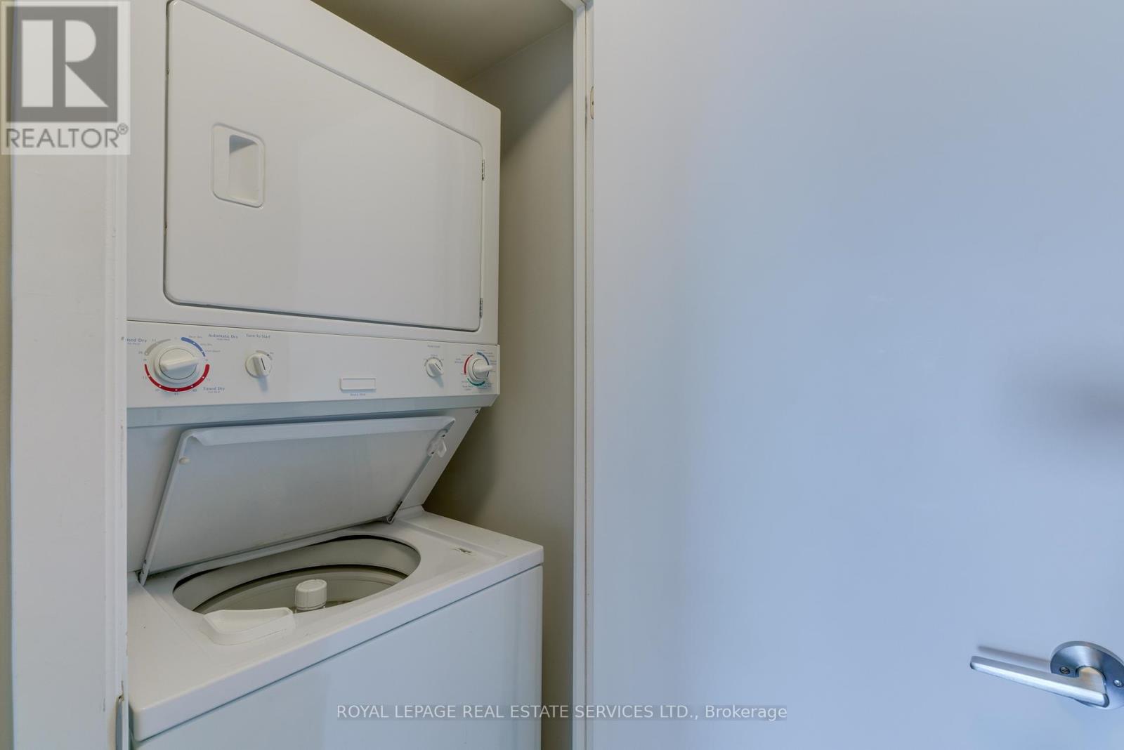 2011 - 33 Bay Street, Toronto, Ontario  M5J 2Z3 - Photo 11 - C12477680