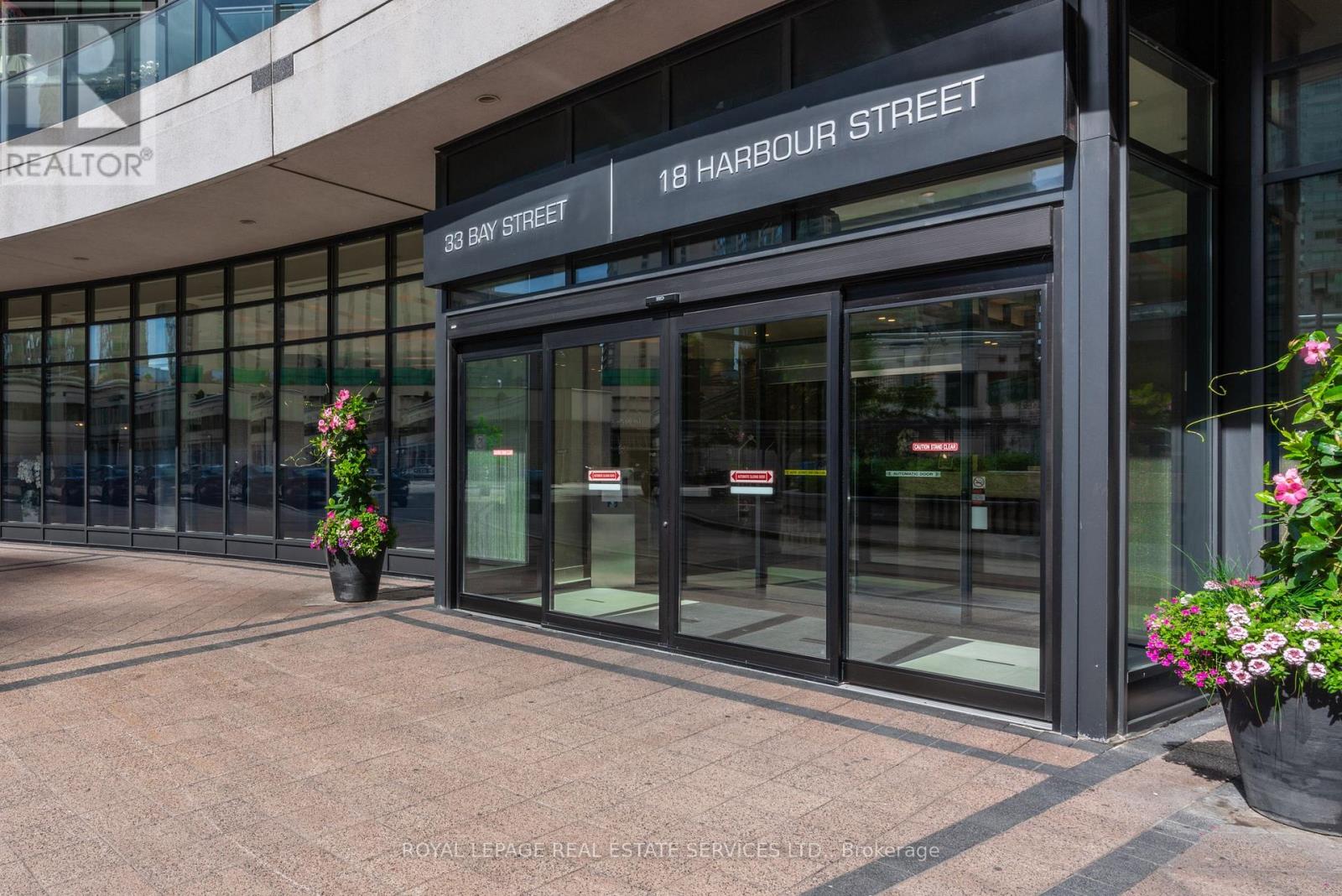 2011 - 33 Bay Street, Toronto, Ontario  M5J 2Z3 - Photo 3 - C12477680