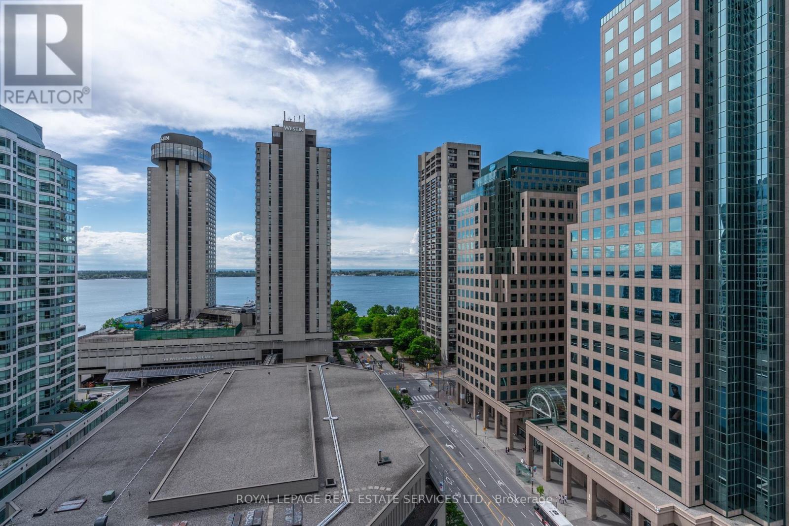 2011 - 33 Bay Street, Toronto, Ontario  M5J 2Z3 - Photo 4 - C12477680