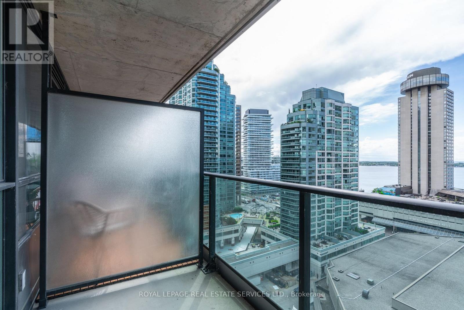 2011 - 33 Bay Street, Toronto, Ontario  M5J 2Z3 - Photo 8 - C12477680