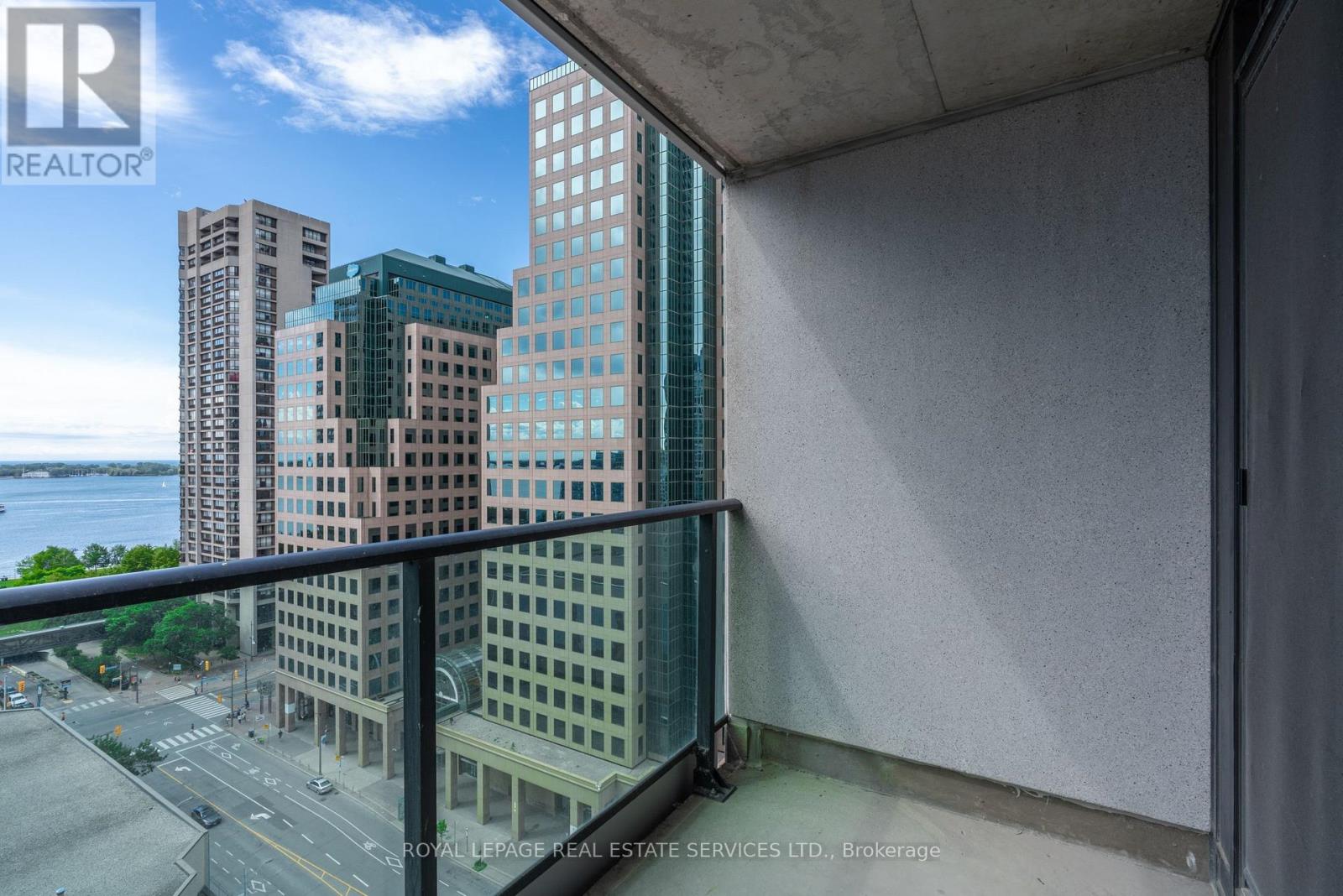 2011 - 33 Bay Street, Toronto, Ontario  M5J 2Z3 - Photo 9 - C12477680
