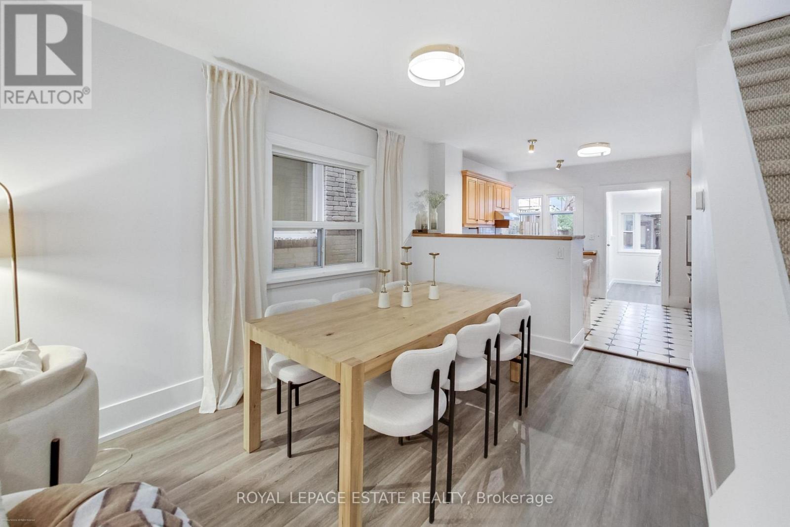 83 Bastedo Avenue, Toronto, Ontario  M4C 3M8 - Photo 5 - E12477660