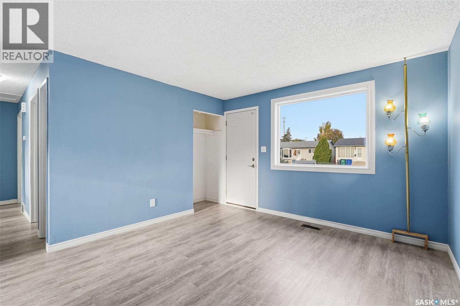 109 Grant Street, Saskatoon, Saskatchewan  S7N 2A2 - Photo 3 - SK021413