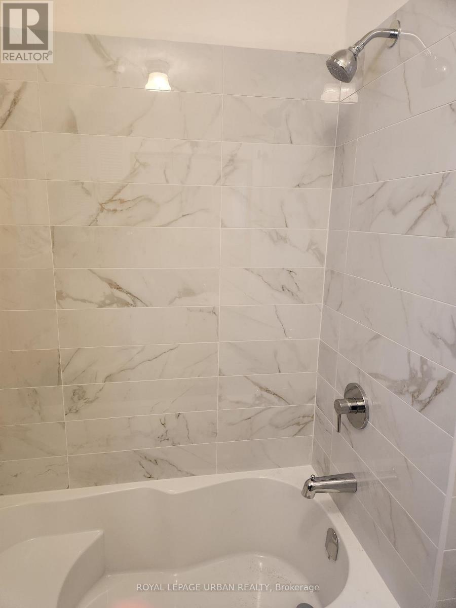 304 Linsmore Crescent, Toronto, Ontario  M4J 4L9 - Photo 13 - E12471161