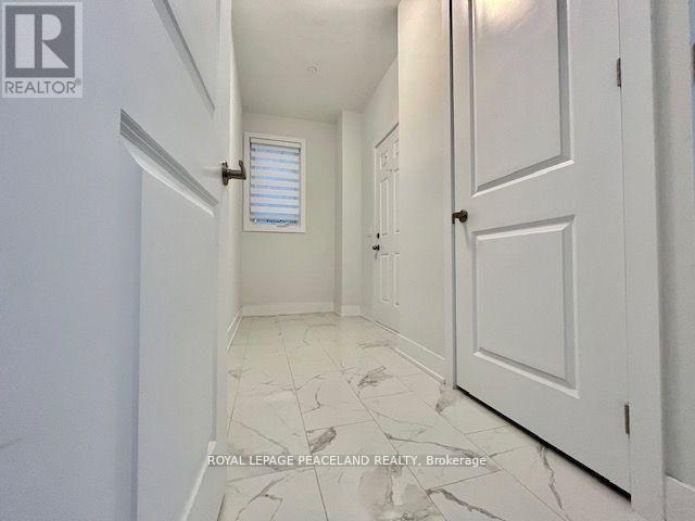 49 Sikura Circle, Aurora, Ontario  L4G 3Y9 - Photo 12 - N12473780