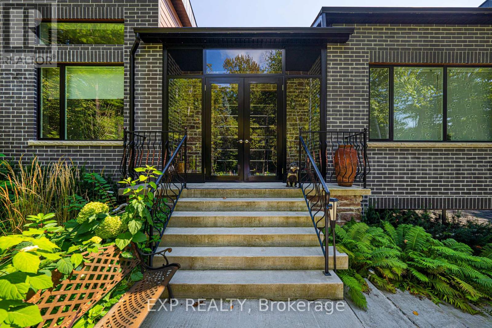 5 Birch Knoll Road, Georgina, Ontario  L0E 1R0 - Photo 7 - N12477637