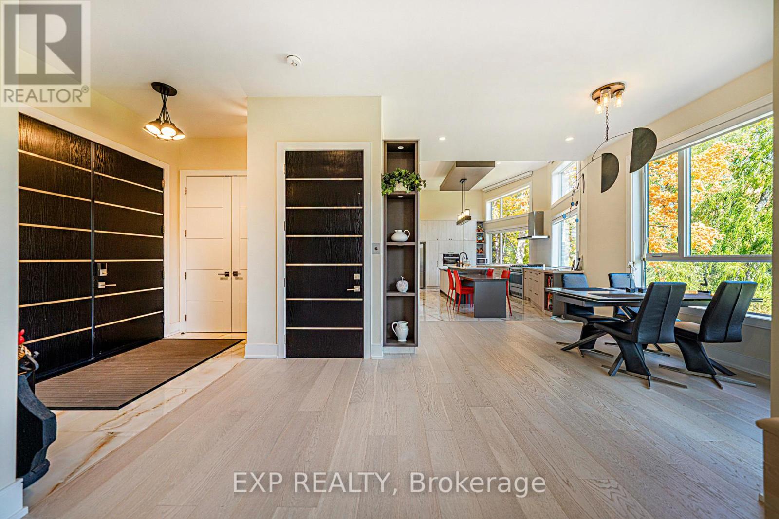 5 Birch Knoll Road, Georgina, Ontario  L0E 1R0 - Photo 8 - N12477637