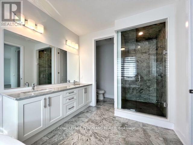 49 Sikura Circle, Aurora, Ontario  L4G 3Y9 - Photo 18 - N12473780