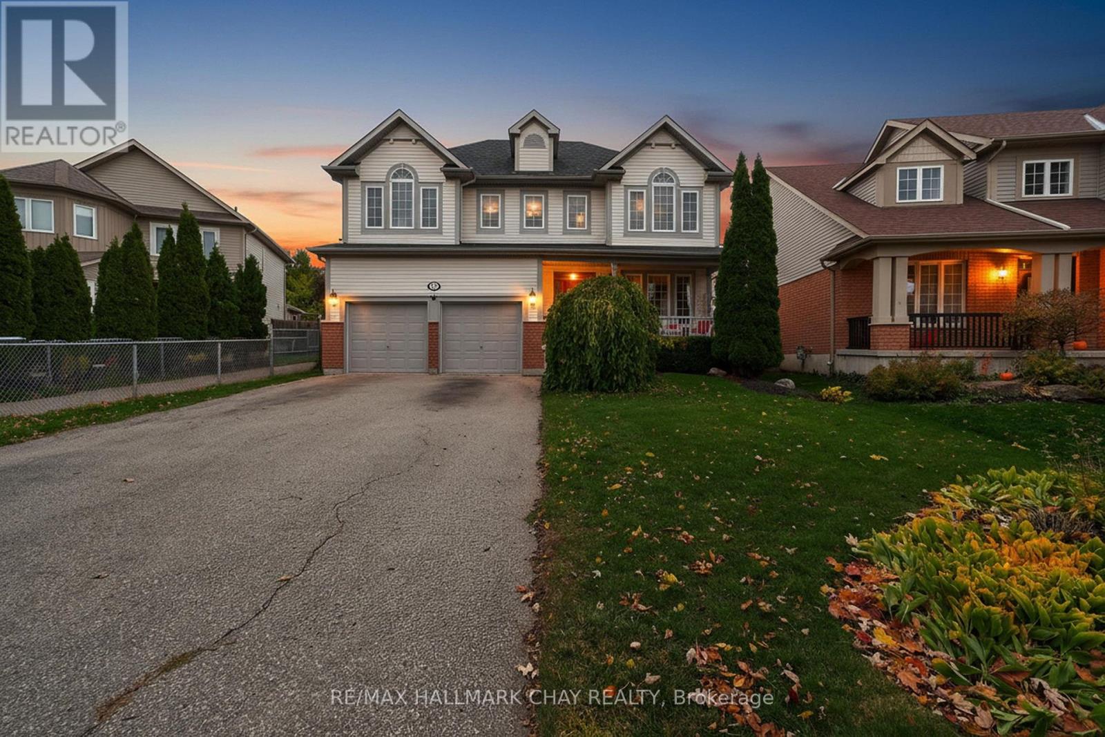 26 KENSINGTON TRAIL, Barrie, Ontario