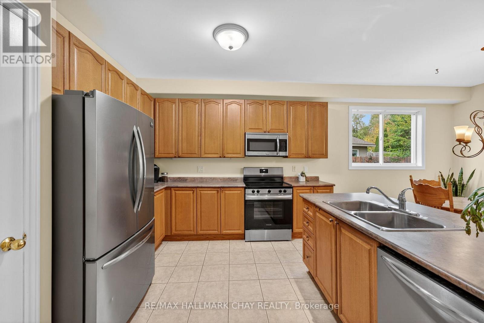 26 Kensington Trail, Barrie, Ontario  L4N 0K5 - Photo 18 - S12477664