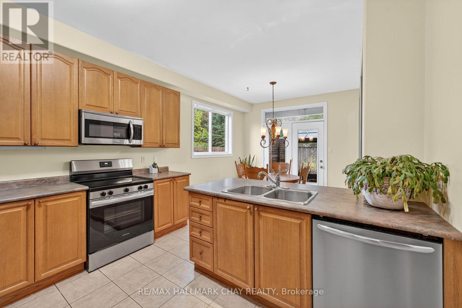 26 Kensington Trail, Barrie, Ontario  L4N 0K5 - Photo 19 - S12477664