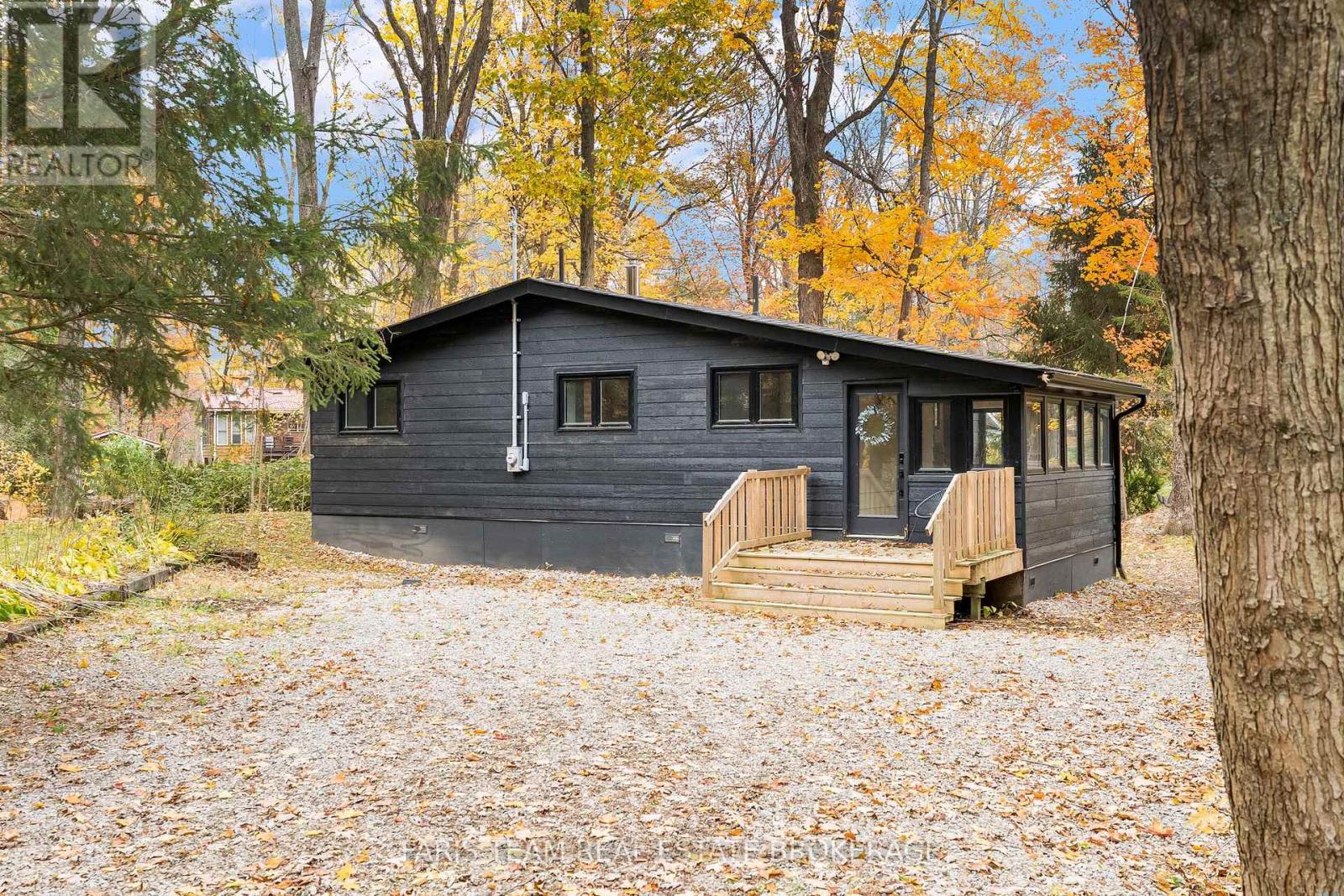 7475 ISLAND CRESCENT, severn, Ontario