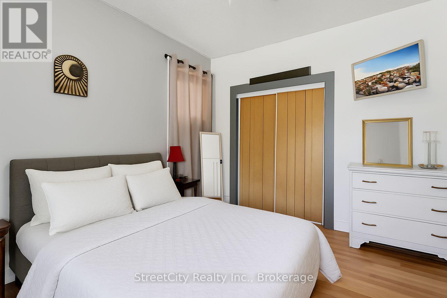 265 Front Street, Stratford, Ontario  N5A 4J1 - Photo 8 - X12473814