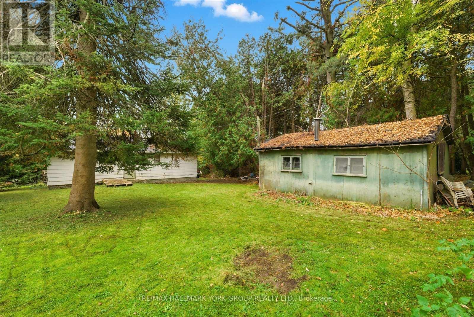 32 Station Road, Georgina, Ontario  L0E 1N0 - Photo 10 - N12473793