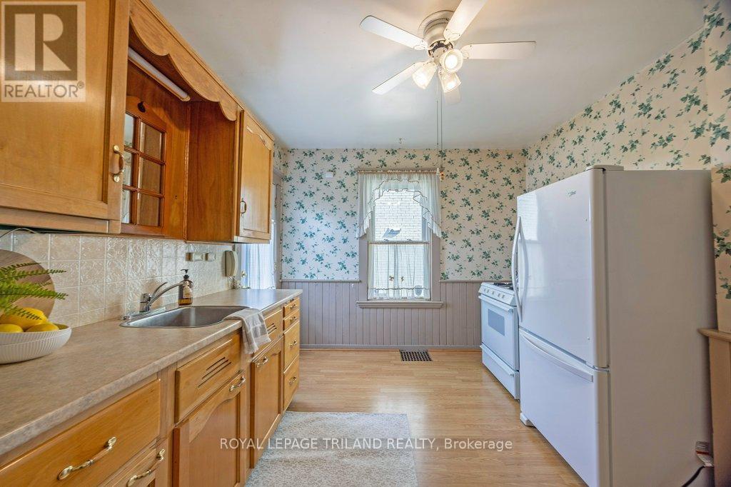 320 Horton Street E, London East, Ontario  N6B 1L4 - Photo 10 - X12464809