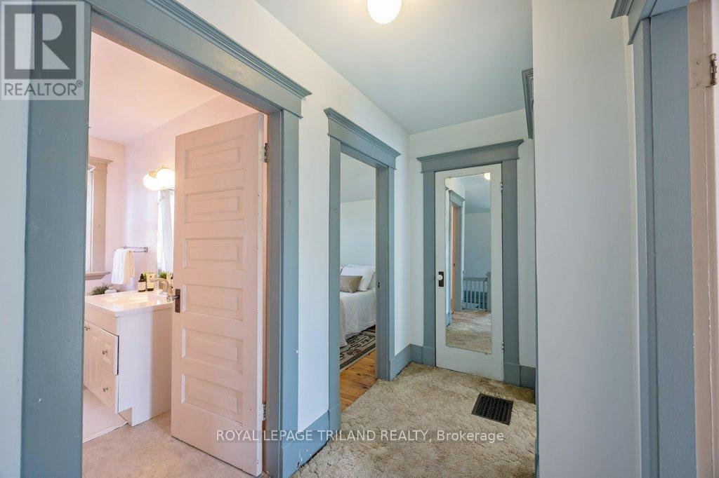 320 Horton Street E, London East, Ontario  N6B 1L4 - Photo 14 - X12464809