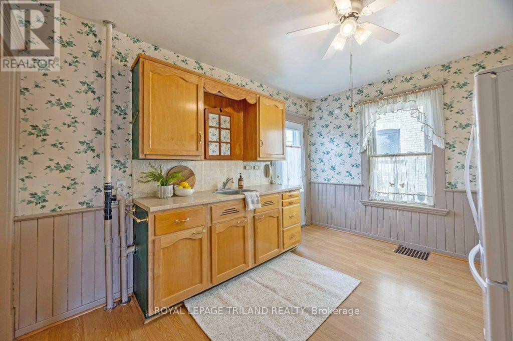 320 Horton Street E, London East, Ontario  N6B 1L4 - Photo 5 - X12464809