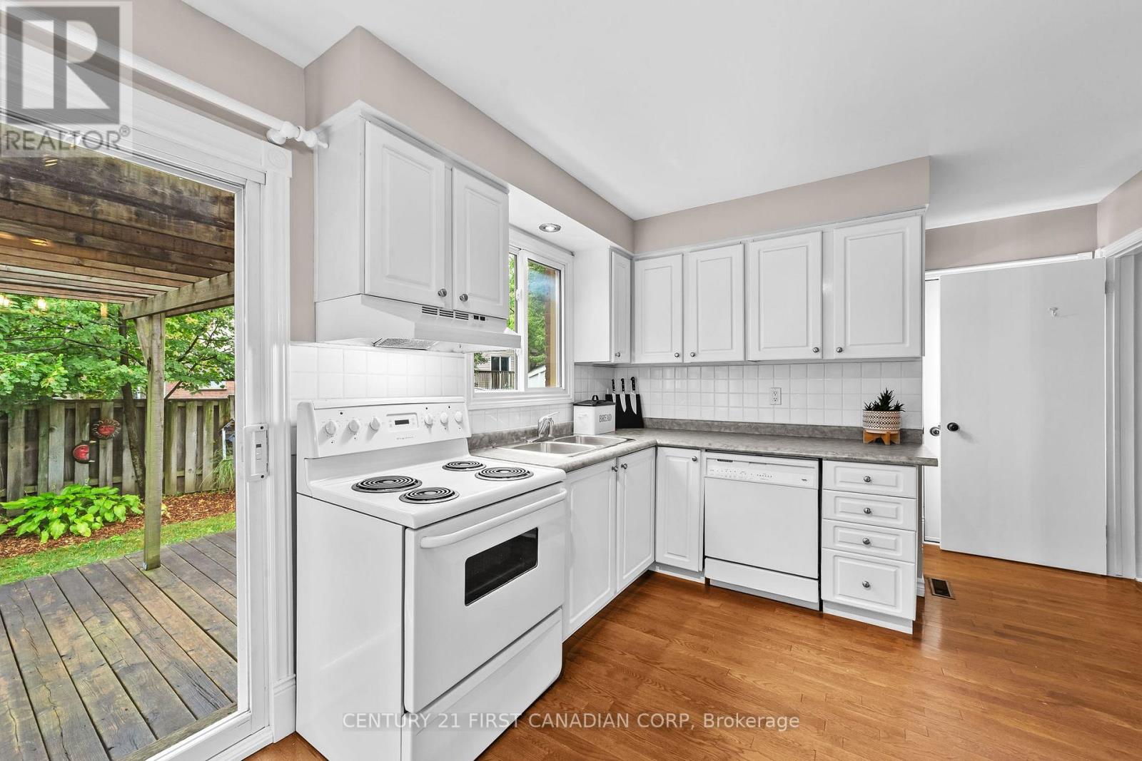 Photo 13 of 37 for 71 Constable Court