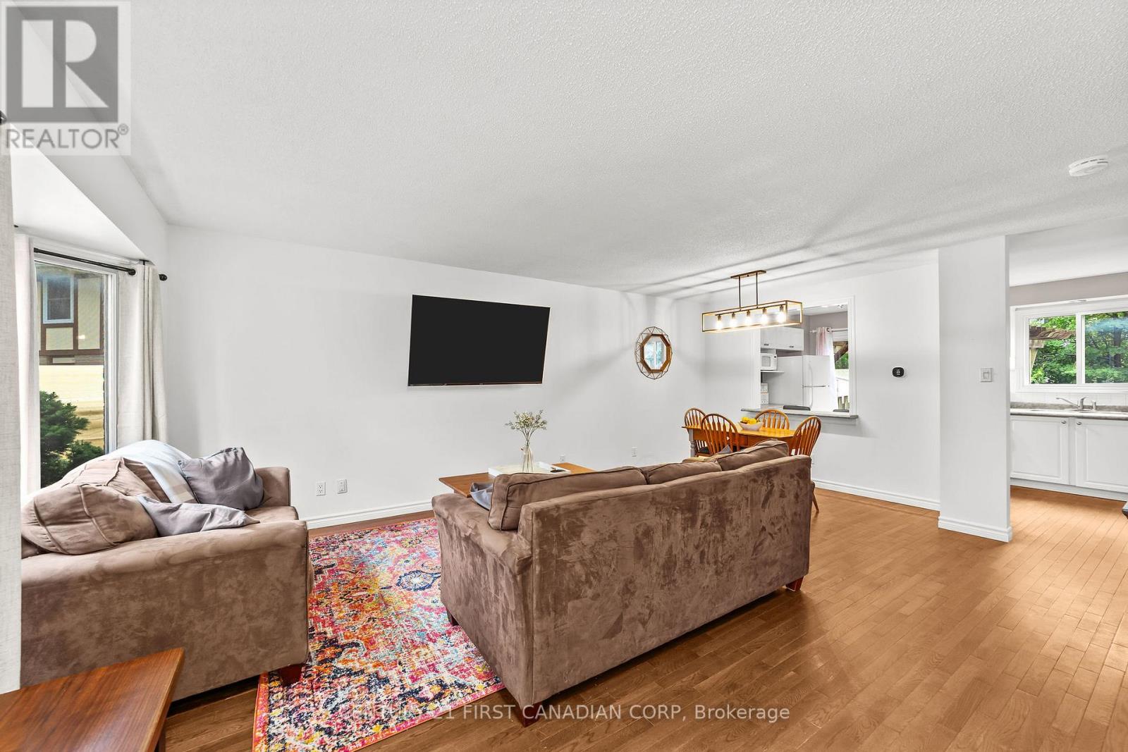 Photo 5 of 37 for 71 Constable Court