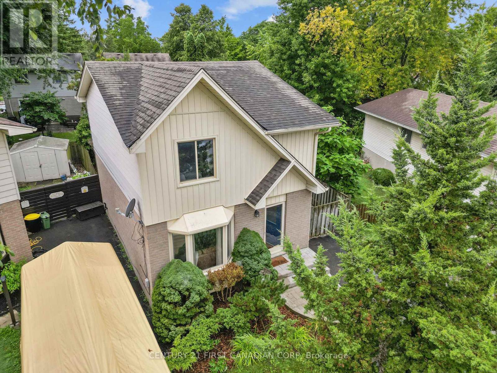 71 Constable Court, London North, Ontario  N6G 3N7 - Photo 2 - X12473828