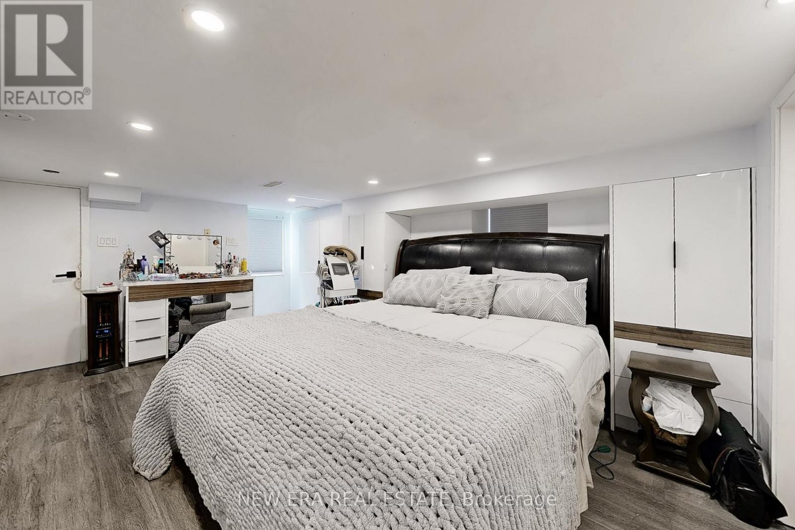 53 Burnfield Avenue, Toronto, Ontario  M6G 1Y4 - Photo 23 - W12473801