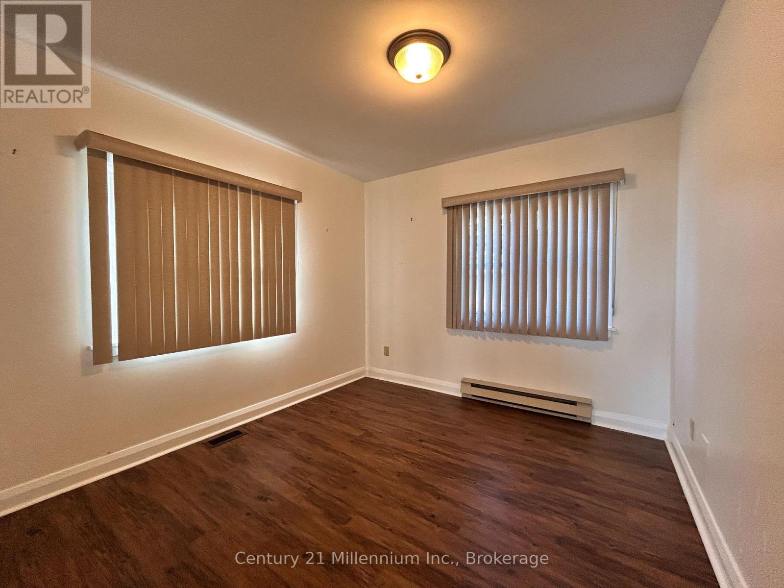 1310 Mosley Street, Wasaga Beach, Ontario  L9Z 2C9 - Photo 5 - S12477735