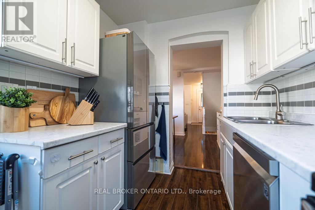 204 Earlscourt Avenue W, Toronto, Ontario  M6E 4B1 - Photo 19 - W12477671