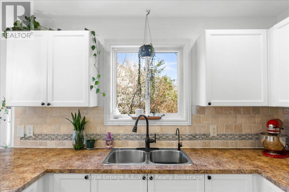 6 Owen Street, Ingersoll, Ontario  N5C 4H3 - Photo 10 - X12416101