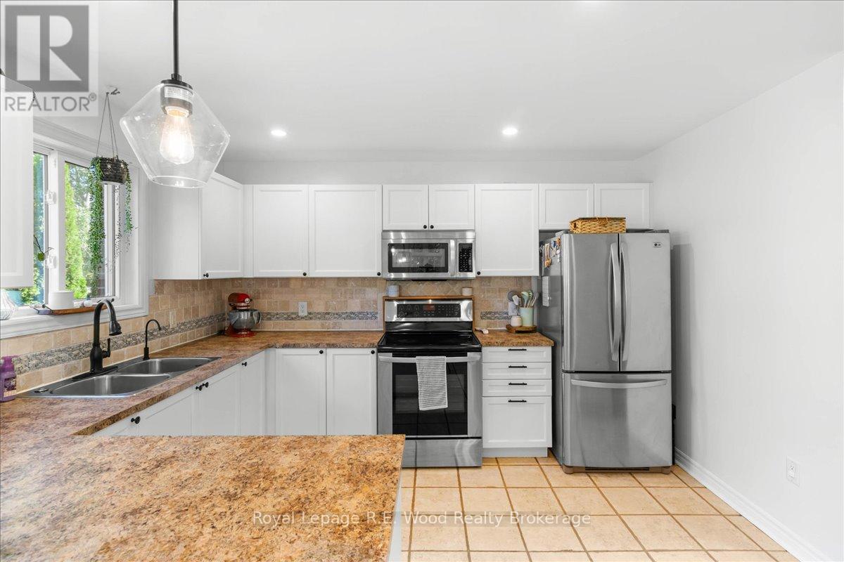 6 Owen Street, Ingersoll, Ontario  N5C 4H3 - Photo 11 - X12416101